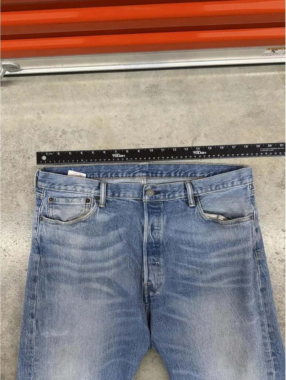 vintage levis 501 faded blue straight fit leg jeans size 36 x 32